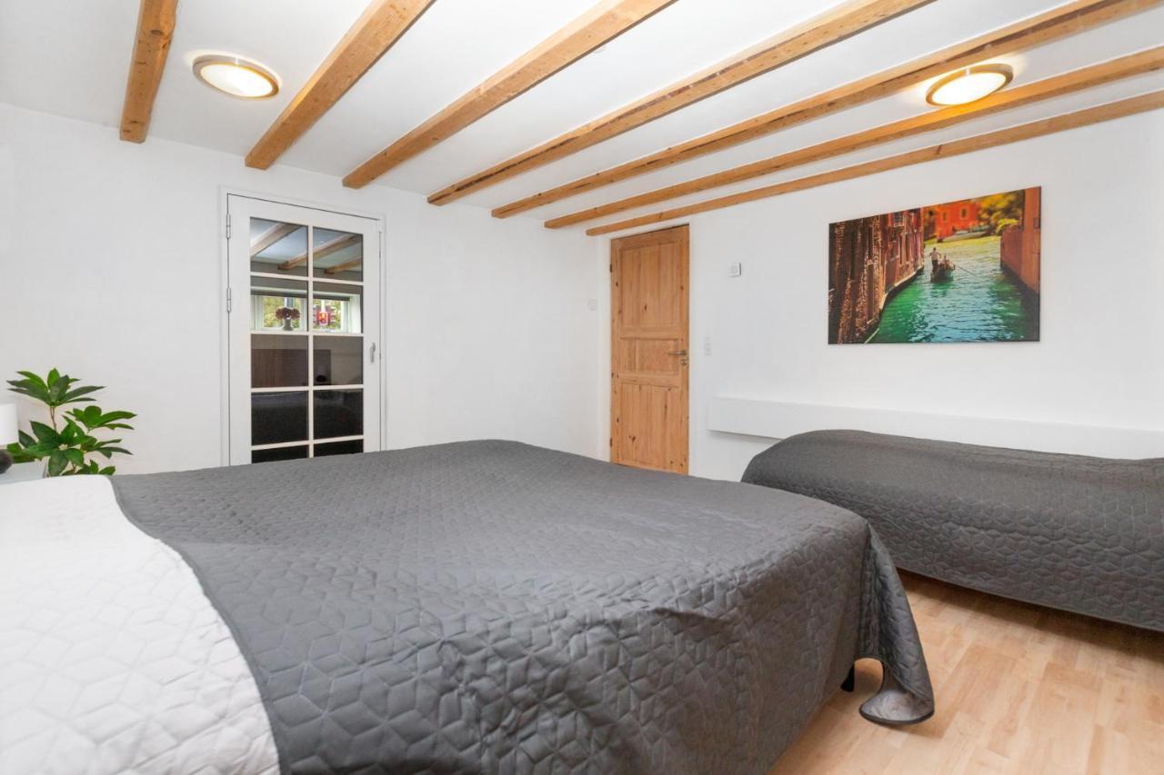 Moderne & Fuldt Udstyret Lejlighed M.Plads Til 4 Hojbjerg Exterior foto
